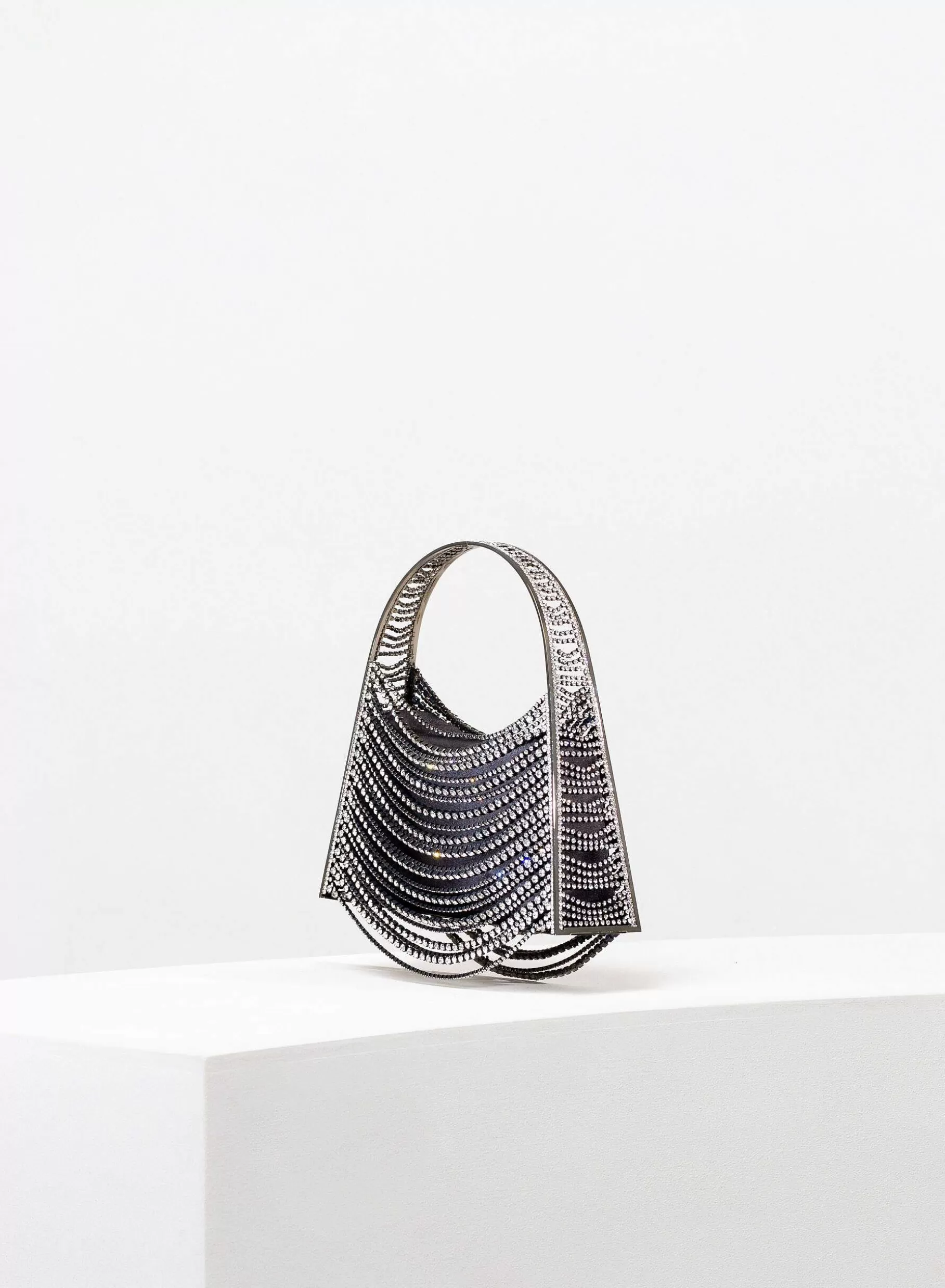 Benedetta Bruzziches Lucia In The Sky The World Is Not Enough> Object D'Heart
